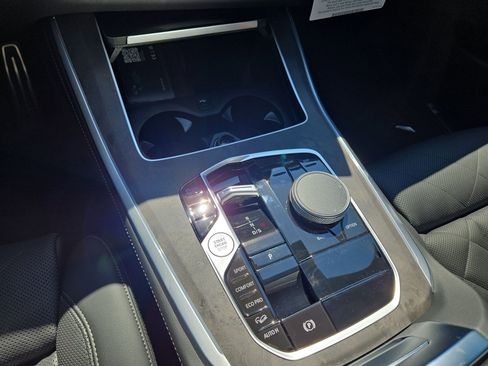 Used 2026 BMW X5 xDrive40i w/ M Sport Package image 22