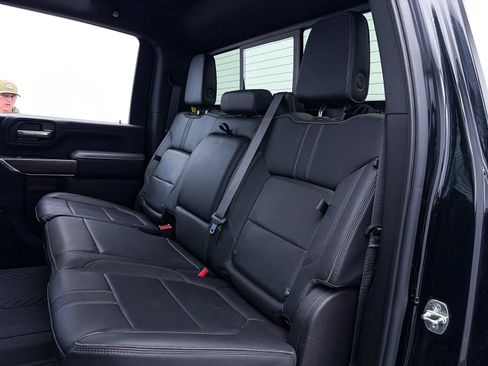 Used 2022 Chevrolet Silverado 2500 High Country w/ Z71 Off-Road Package image 38