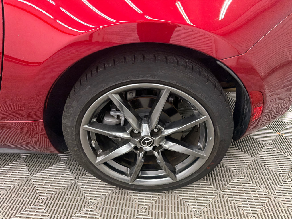 Used 2020 MAZDA MX-5 Miata RF Grand Touring RWD image 16