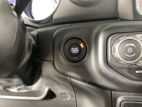 Used 2023 Jeep Wrangler Unlimited Sahara AWD/4WD image 24