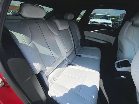 Used 2024 Cadillac Lyriq Luxury RWD image 26