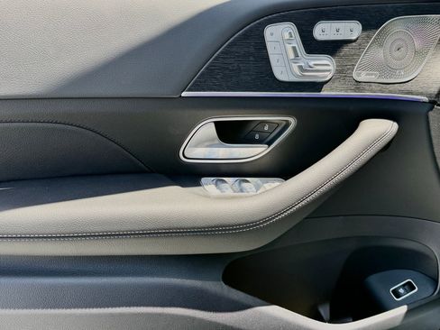 New 2026 Mercedes-Benz GLS 450 4MATIC image 16