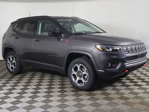 Used 2022 Jeep Compass Trailhawk AWD/4WD image 46