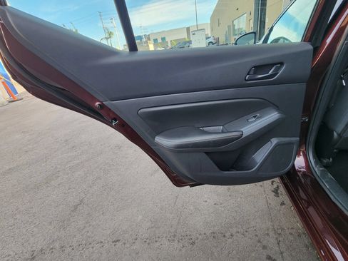 Used 2024 Nissan Altima 2.5 SV FWD image 18