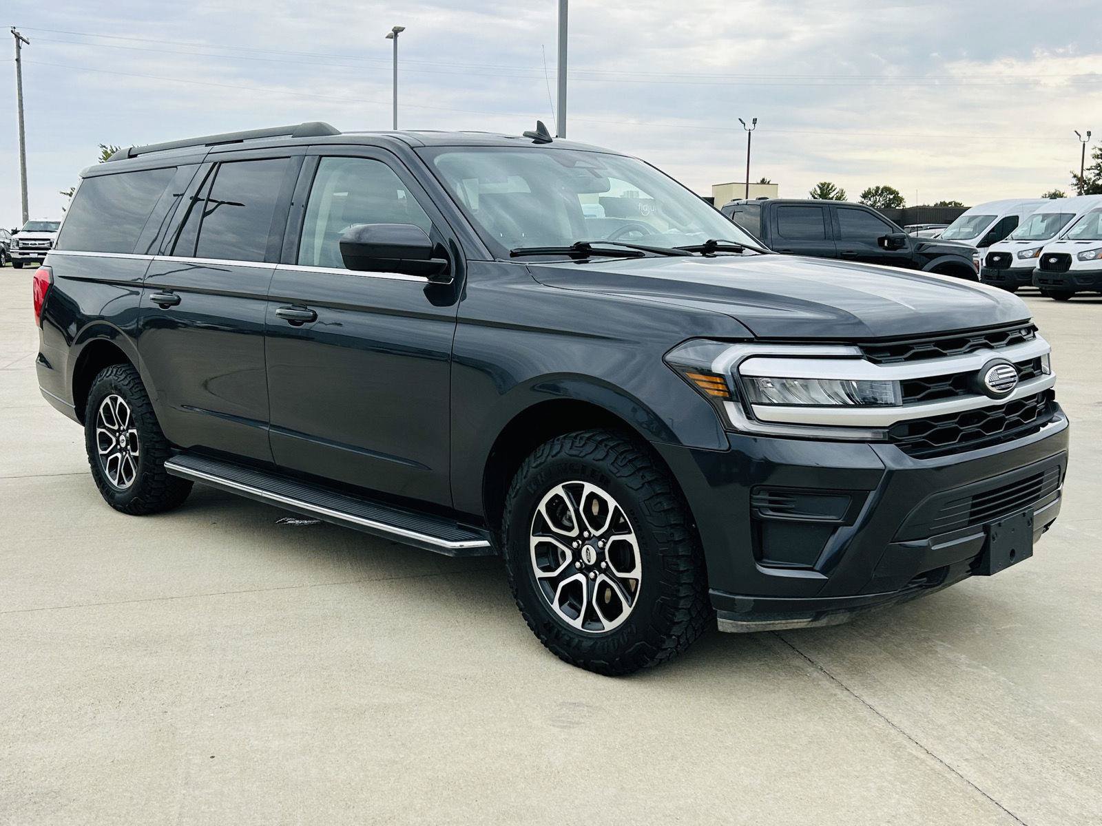 Used 2022 Ford Expedition Max XLT AWD/4WD image 2