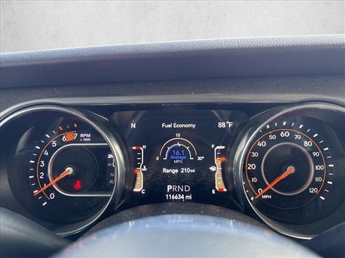 Used 2019 Jeep Wrangler Unlimited Sahara AWD/4WD image 9