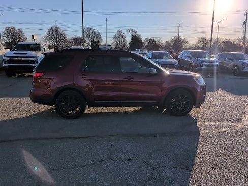 Used 2018 Ford Explorer XLT w/ Equipment Group 202A image 17