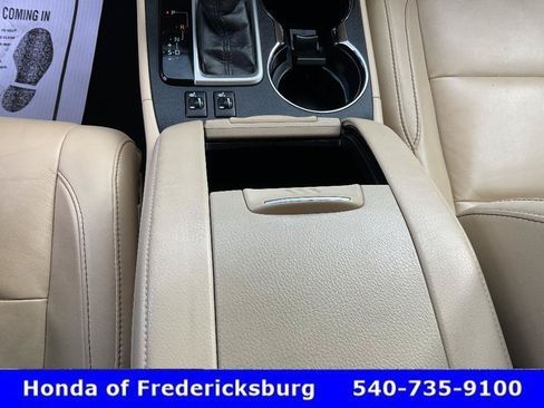 Used 2017 Toyota Highlander XLE AWD/4WD image 40