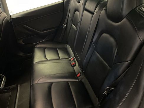 Used 2018 Tesla Model 3 Mid Range image 14