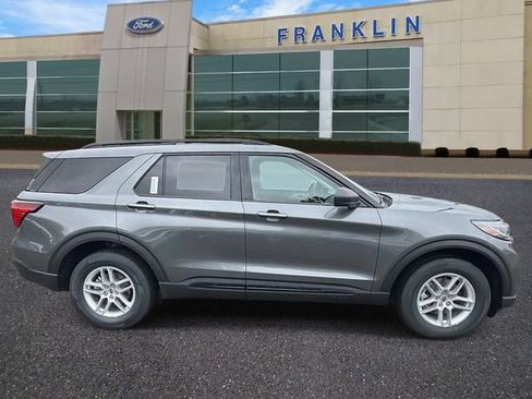 New 2026 Ford Explorer Active RWD image 8