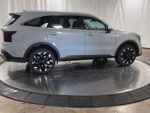 New 2026 Kia Sorento EX image 9