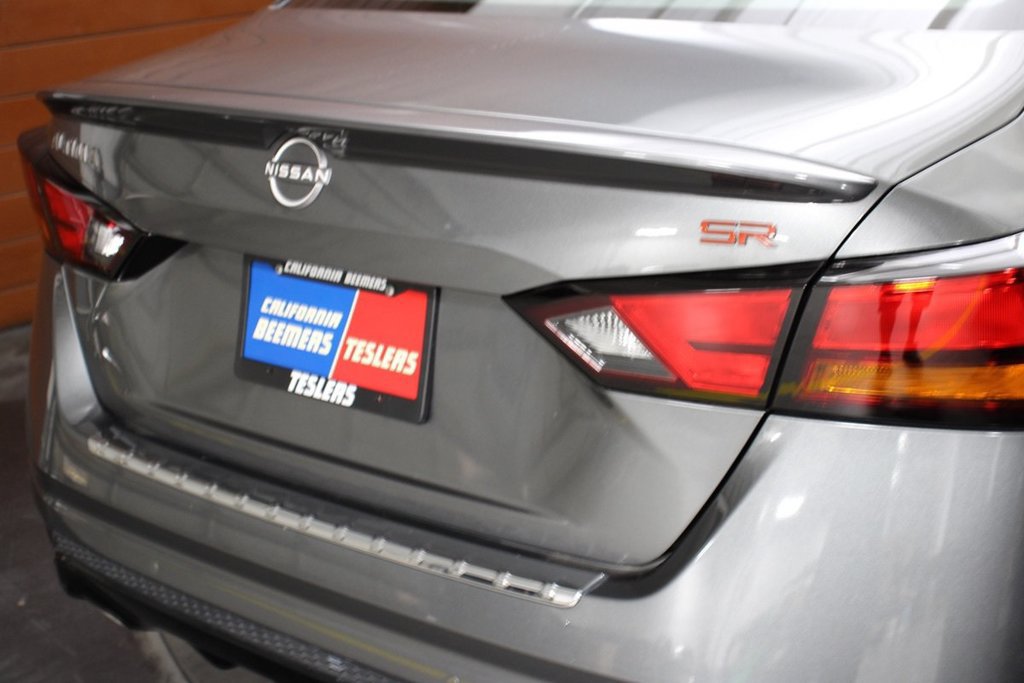 Used 2023 Nissan Altima 2.5 SR w/ SR Premium Package FWD image 6