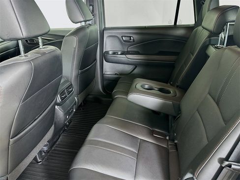 Used 2025 Honda Passport TrailSport image 14