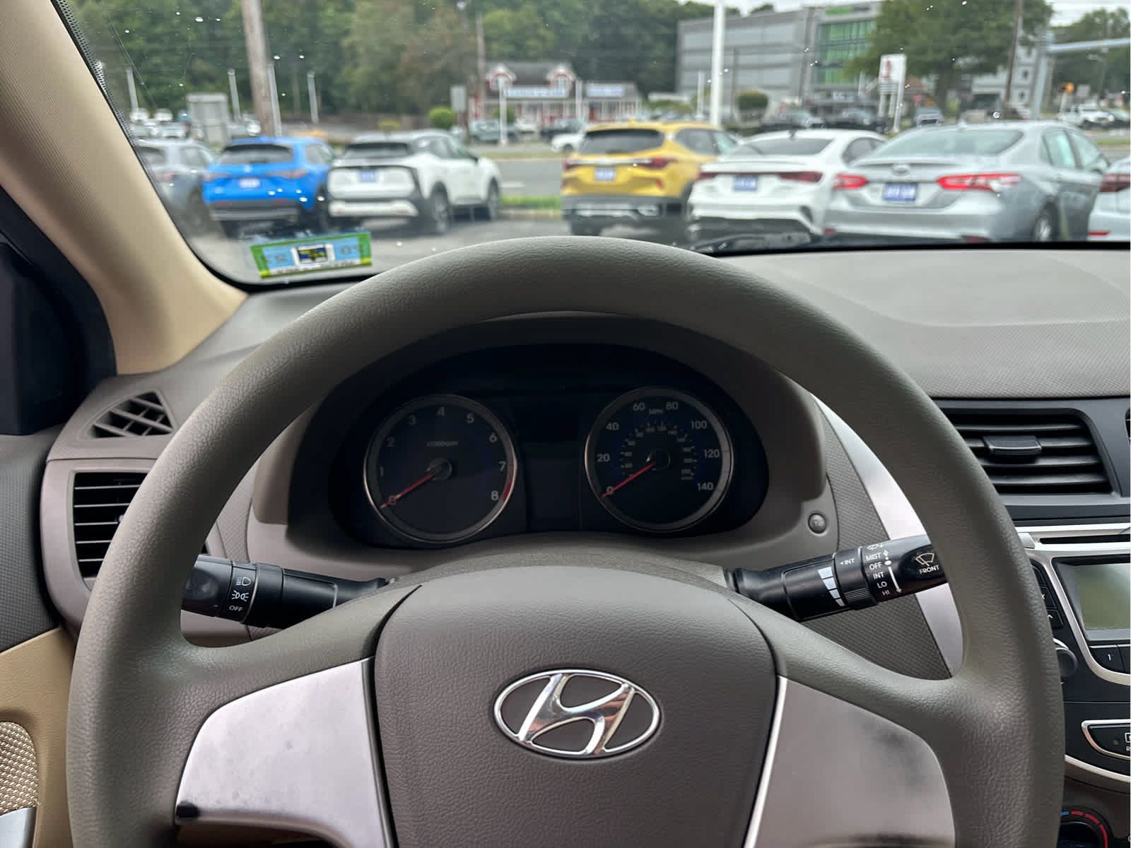 Used 2012 Hyundai Accent GLS FWD image 10