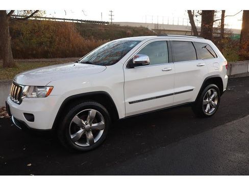Used 2013 Jeep Grand Cherokee Limited w/ Trailer Tow Group image 2