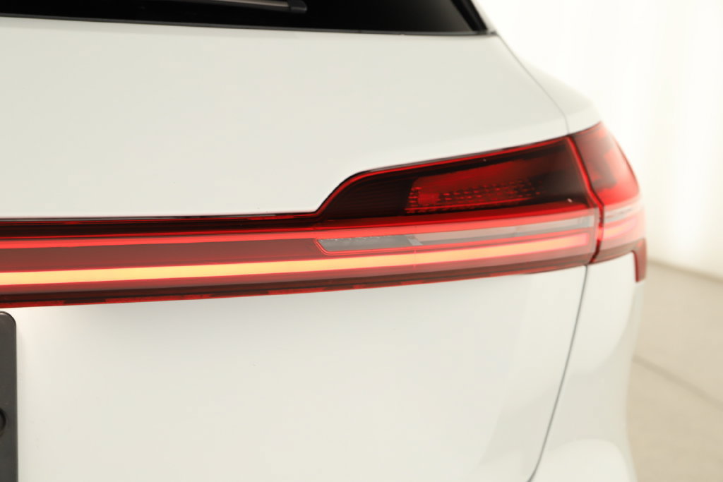 Used 2024 Audi Q8 e-tron Premium Plus AWD/4WD image 30