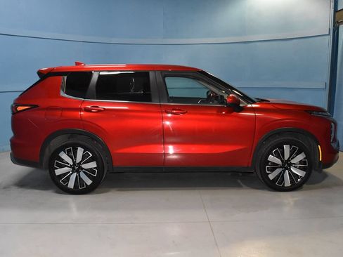 Used 2025 Mitsubishi Outlander SE AWD/4WD image 23