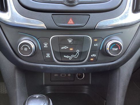Used 2020 Chevrolet Equinox LT FWD image 21