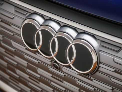 Certified 2023 Audi Q4 e-tron Premium w/ Premium Plus RWD image 9