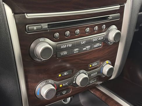 Used 2016 Nissan Pathfinder Platinum w/ Family Entertainment Package AWD/4WD image 21