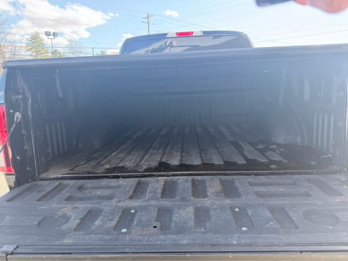 Used 2018 Ford F150 Platinum w/ Equipment Group 701A Luxury image 12