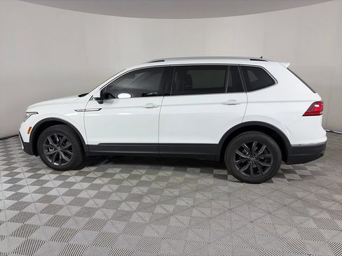 Used 2022 Volkswagen Tiguan SE AWD/4WD image 4