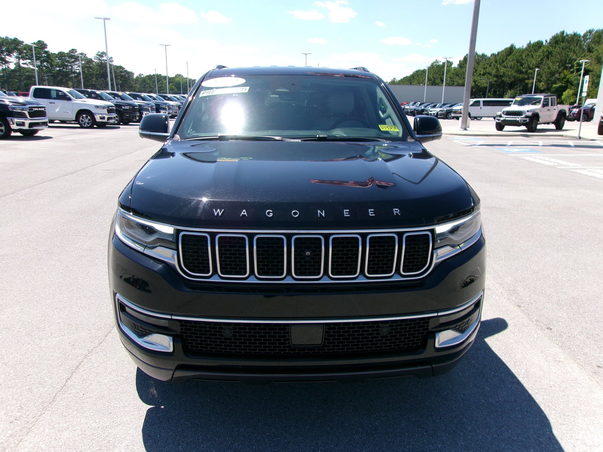 Used 2022 Jeep Wagoneer Series I w/ Convenience Group I AWD/4WD image 6