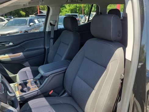 Used 2023 GMC Acadia SLE w/ Driver Convenience Package FWD image 19