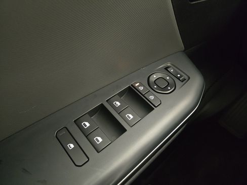 Used 2025 Kia K4 LXS image 27