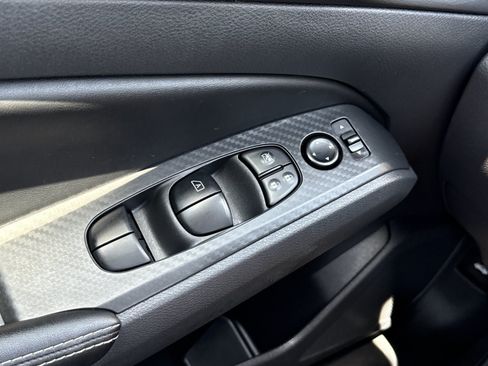Used 2025 Nissan Altima 2.5 SV FWD image 16