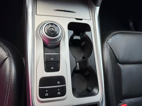 Used 2023 Ford Explorer XLT w/ Equipment Group 202A RWD image 37