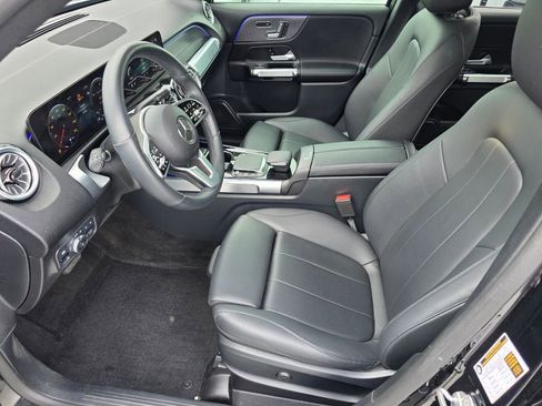 Used 2023 Mercedes-Benz GLB 250 image 9