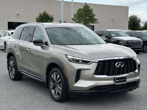 Used 2025 INFINITI QX60 Luxe w/ Vision Package AWD/4WD image 6