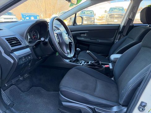 Used 2013 Subaru Crosstrek 2.0i Premium image 9