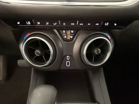 Used 2022 Chevrolet Blazer LT FWD image 23