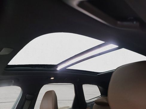 Used 2023 Volvo XC60 B5 Plus w/ Climate Package image 12