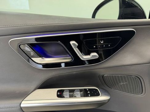 Used 2024 Mercedes-Benz GLC 300 4MATIC image 39