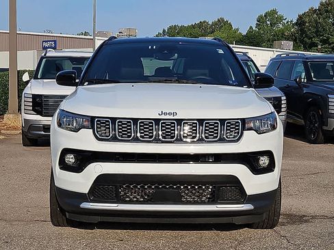 Used 2025 Jeep Compass Limited AWD/4WD image 2
