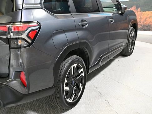 Used 2025 Subaru Forester Limited AWD/4WD image 9