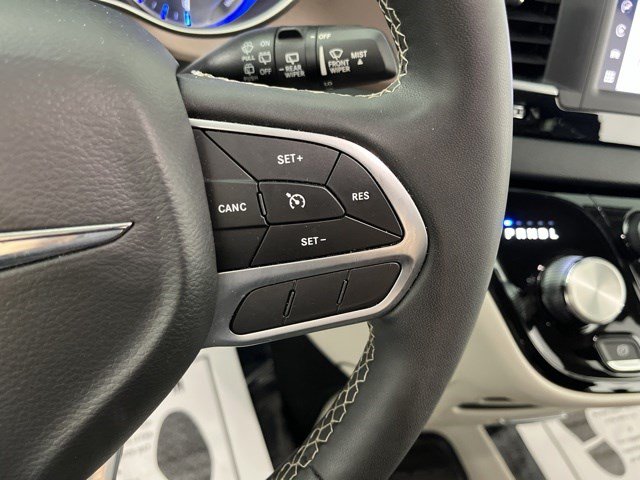 Used 2023 Chrysler Voyager LX FWD image 18