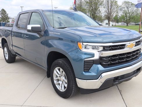 Used 2024 Chevrolet Silverado 1500 LT AWD/4WD image 4