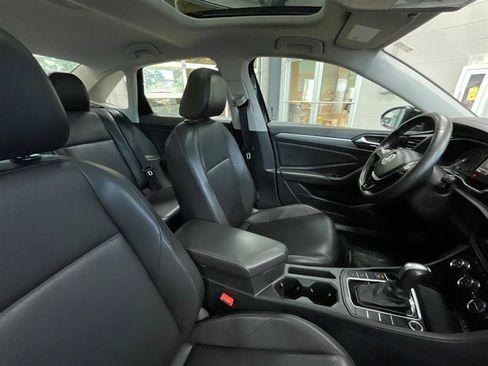 Used 2020 Volkswagen Jetta SE FWD image 29