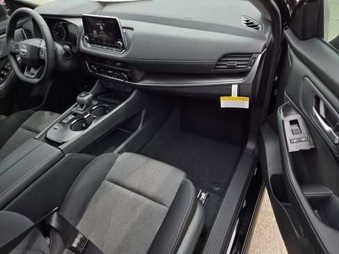 New 2026 Nissan Rogue SV image 7