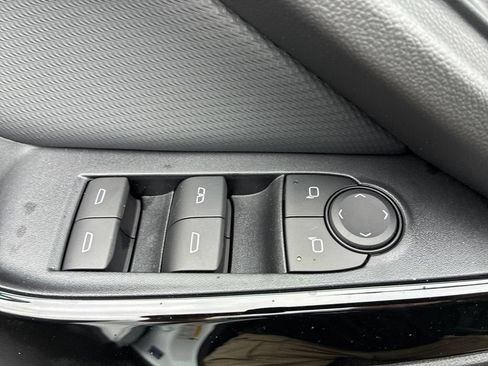 New 2027 Chevrolet Equinox LT FWD image 21