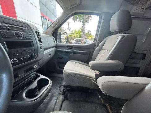 Used 2017 Nissan NV 2500 S RWD image 15