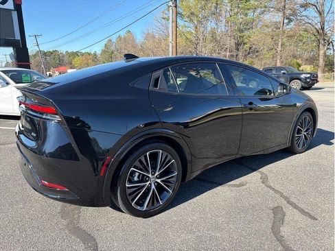 Used 2024 Toyota Prius XLE image 6