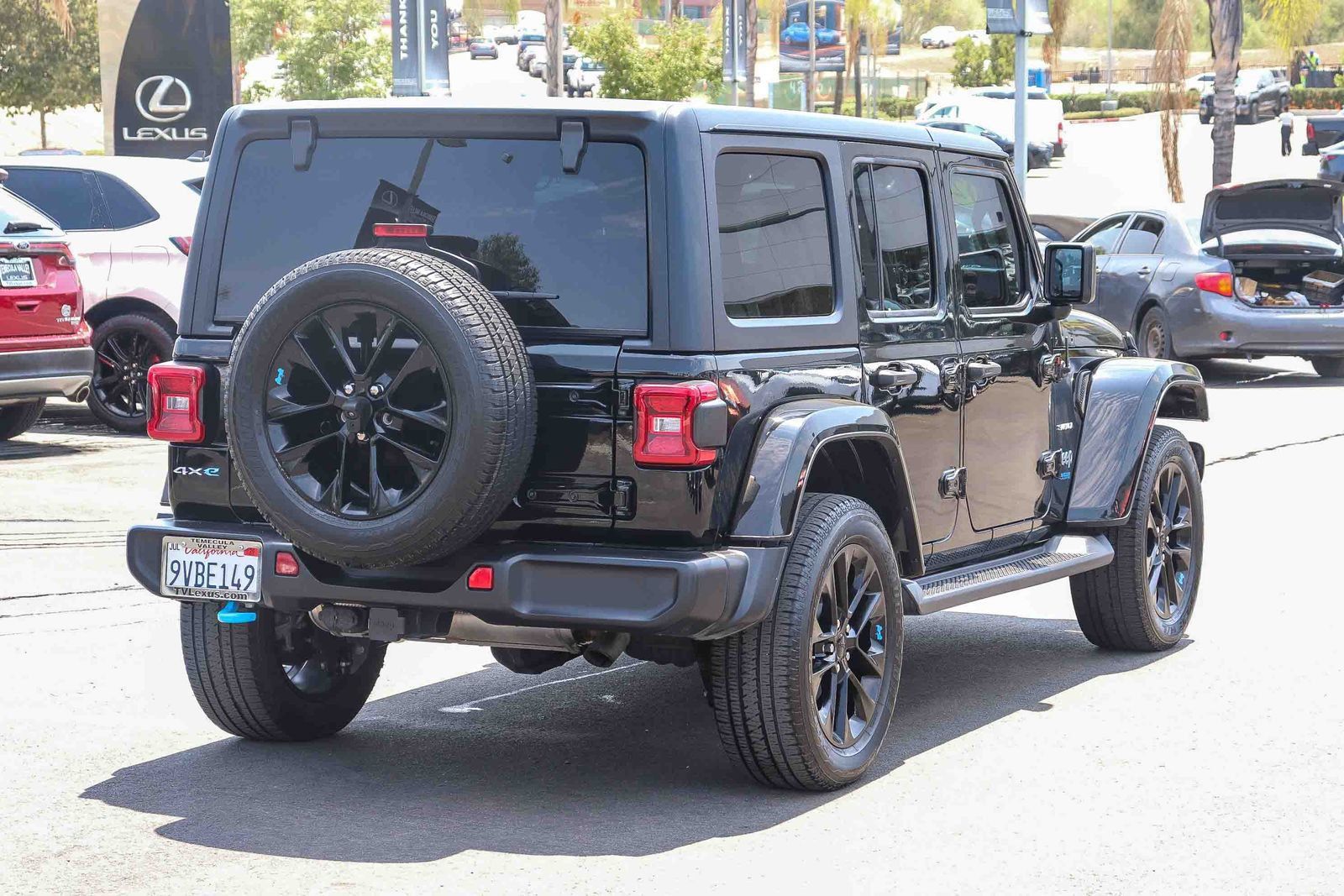 Used 2022 Jeep Wrangler Unlimited Sahara w/ Cold Weather Group AWD/4WD image 7