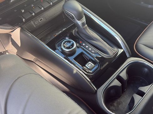 Used 2025 GMC Canyon AT4 w/ AT4 Premium Package image 21