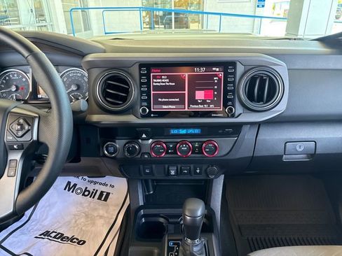Used 2023 Toyota Tacoma TRD Sport AWD/4WD image 17