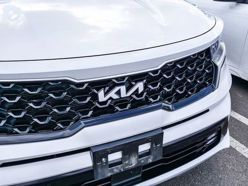 Certified 2023 Kia Sorento EX w/ Panoramic Sunroof Package AWD/4WD image 4